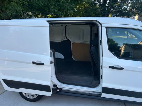 Used 2022 Ford Transit Connect XLT FWD image 24