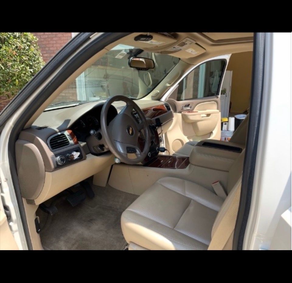 Used 2014 Chevrolet Tahoe LTZ RWD image 6