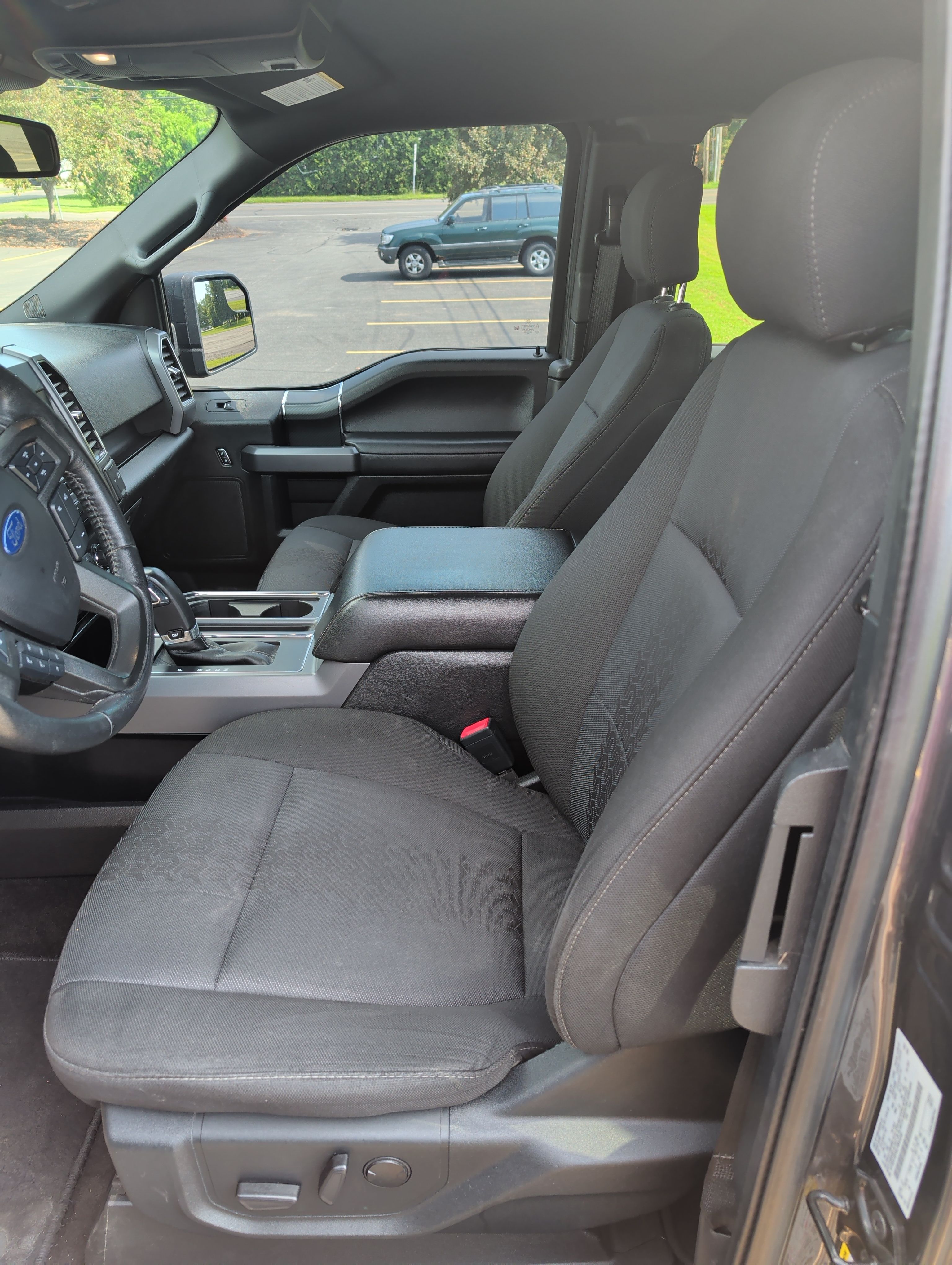 Used 2020 Ford F150 XLT w/ Equipment Group 302A Luxury AWD/4WD image 15
