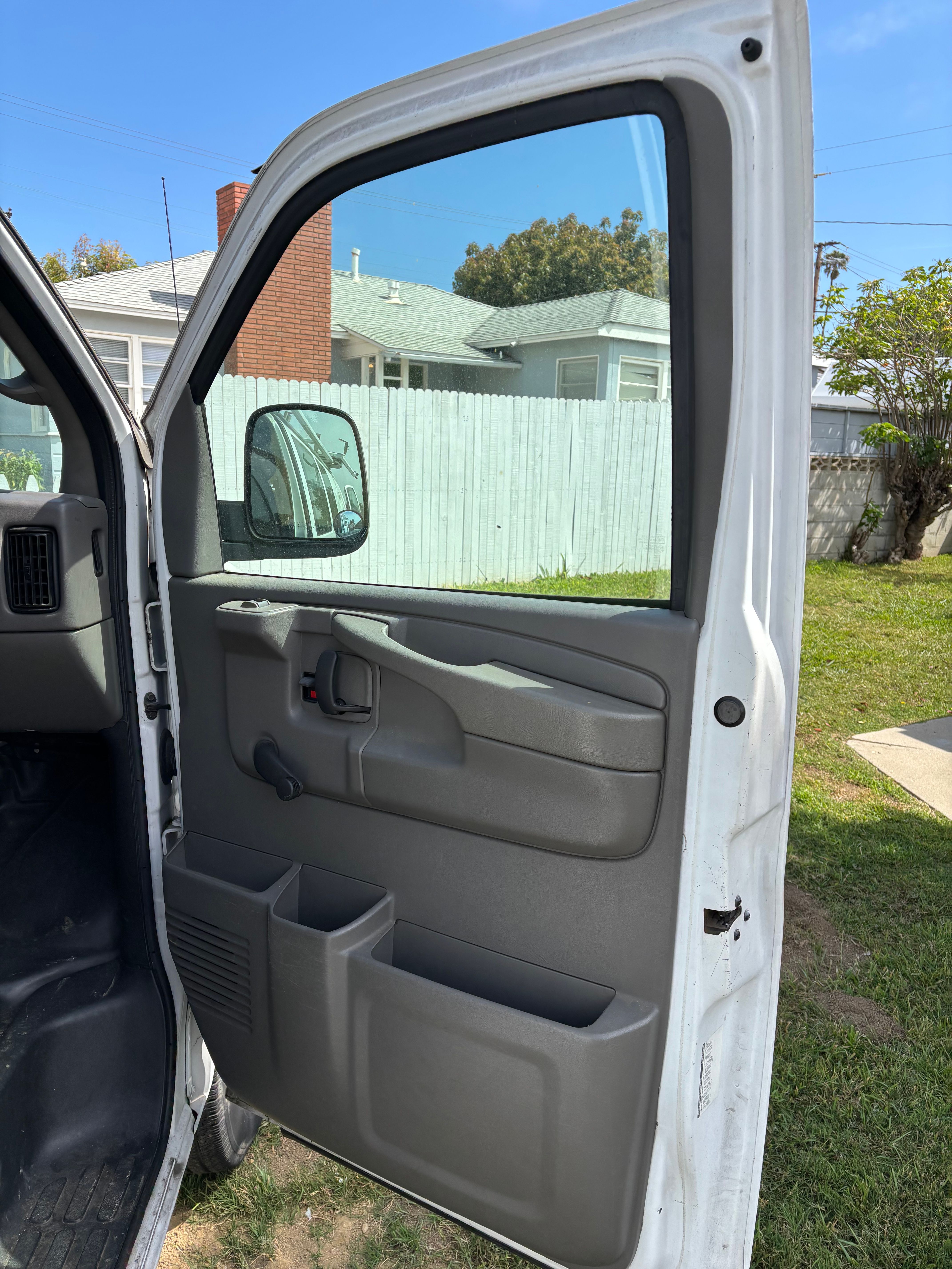 Used 2006 GMC Savana 2500 RWD image 18