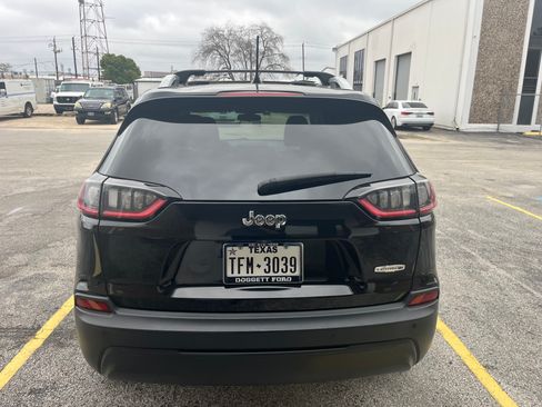 Used 2020 Jeep Cherokee Latitude Plus image 5