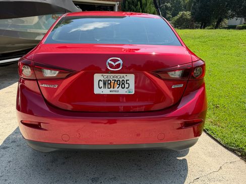 Used 2017 MAZDA MAZDA3 Touring FWD image 2