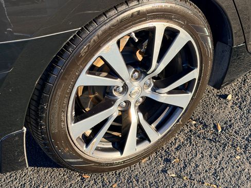 Used 2017 Nissan Maxima Platinum image 6