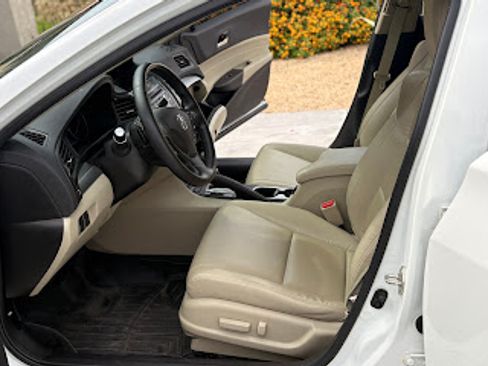 Used 2018 Acura ILX image 11