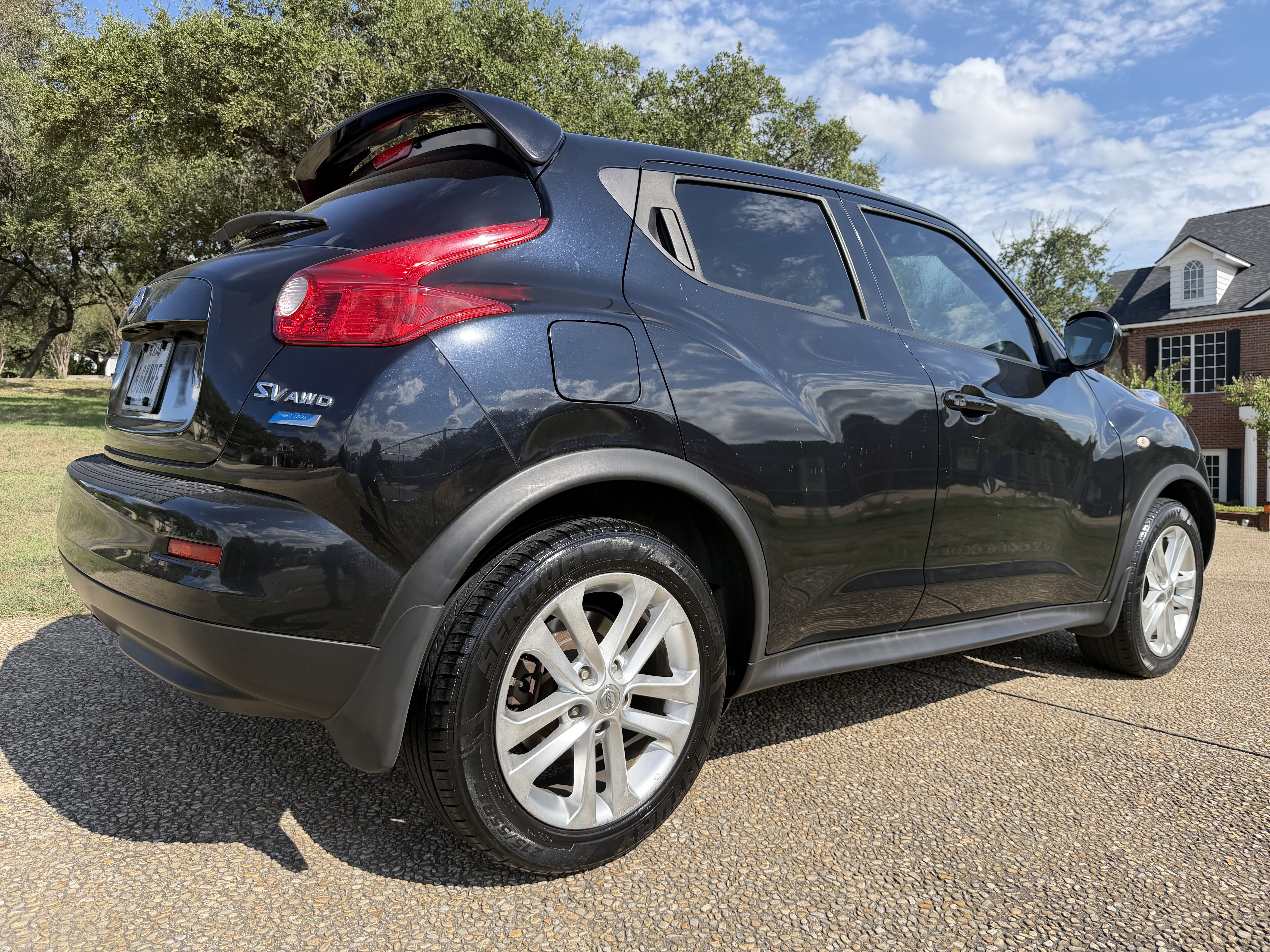 Used 2012 Nissan Juke SV AWD/4WD image 4
