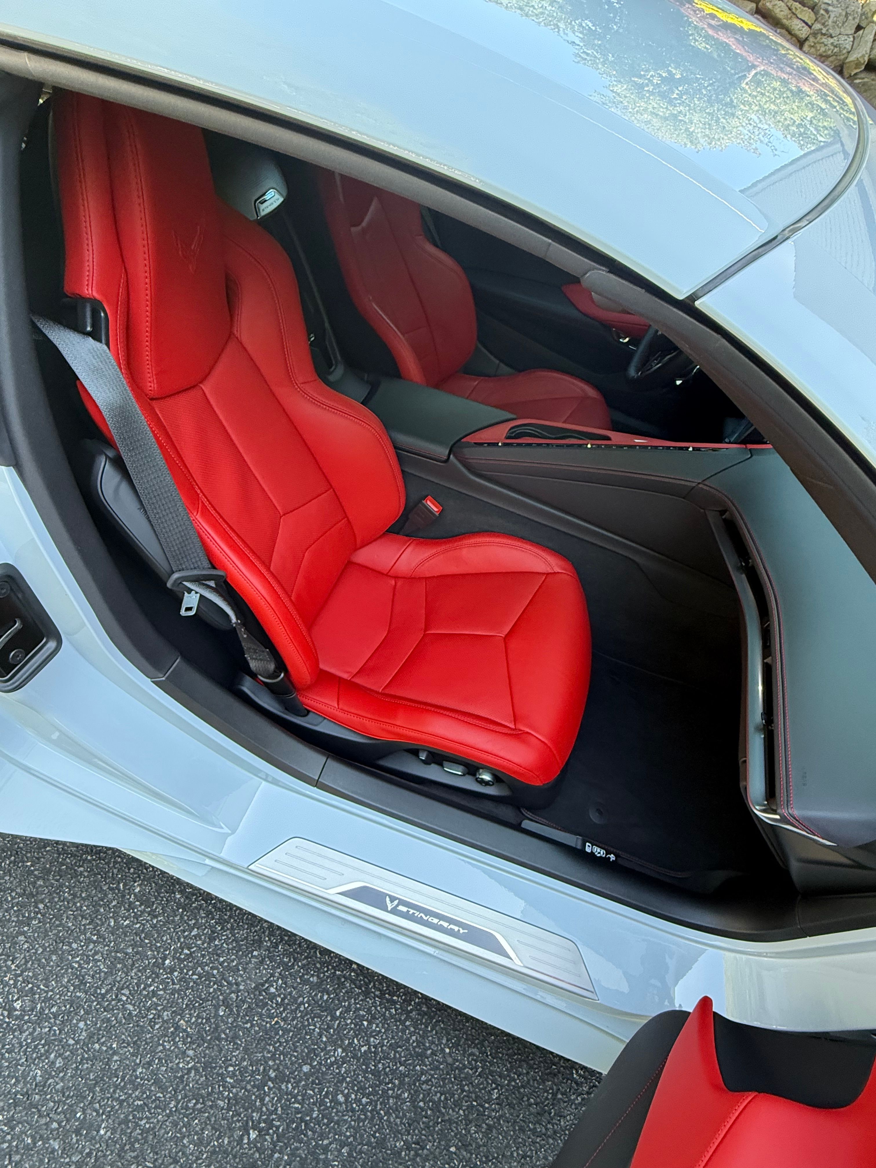 Used 2024 Chevrolet Corvette Stingray Preferred Cpe w/ Z51 Performance Package RWD image 12