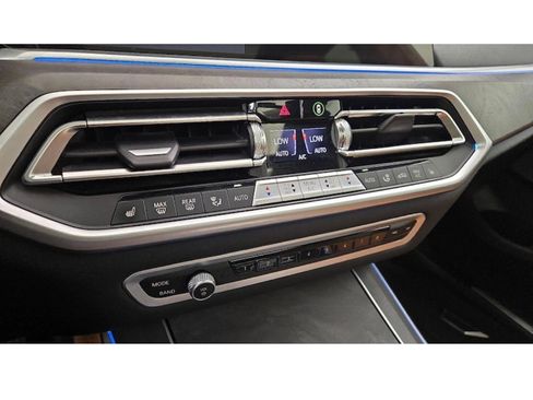 Used 2023 BMW X5 xDrive45e w/ Climate Comfort Package AWD/4WD image 9