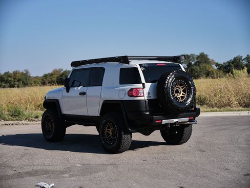Used 2008 Toyota FJ Cruiser 4WD image 11