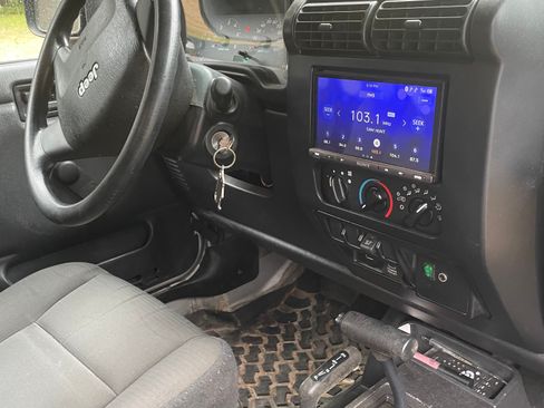 Used 2006 Jeep Wrangler Sport w/ 30" Tire & Wheel Group image 6