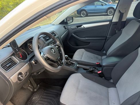 Used 2017 Volkswagen Jetta S image 11