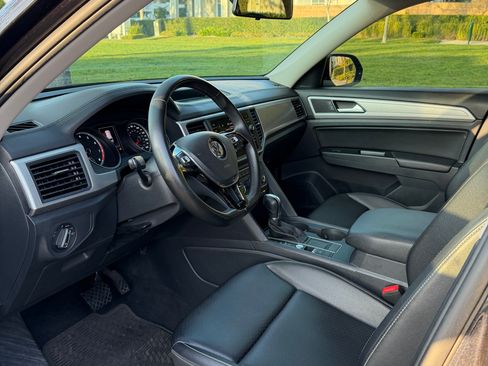 Used 2019 Volkswagen Atlas SE w/ Towing Package image 10