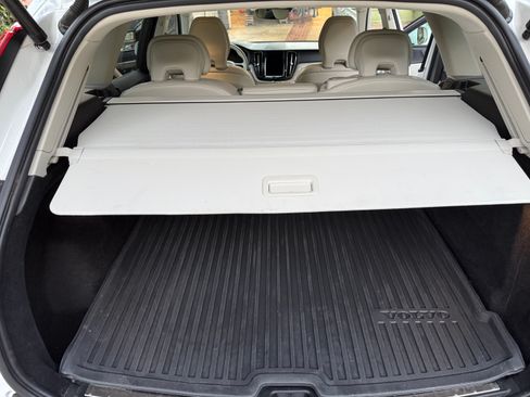 Used 2021 Volvo XC60 T5 Inscription w/ Protection Package Premier image 8