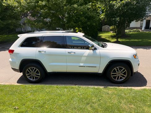 Used 2020 Jeep Grand Cherokee Limited AWD/4WD image 5