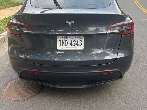 Used 2023 Tesla Model Y Long Range AWD/4WD image 5