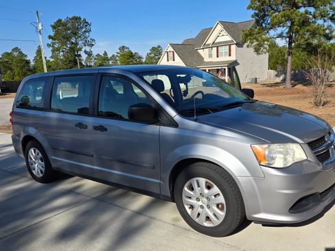 Used 2014 Dodge Grand Caravan American Value Package image 1