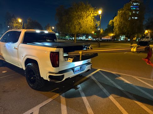 Used 2020 GMC Sierra 1500 AT4 w/ AT4 Premium Package image 12