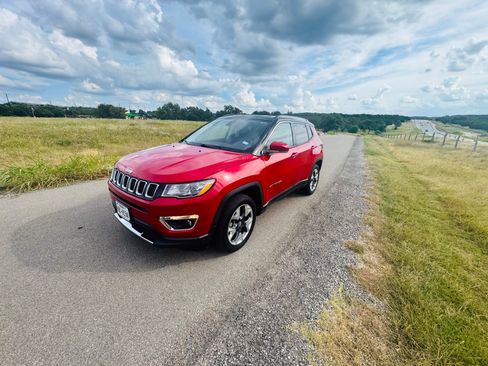 Used 2019 Jeep Compass Limited AWD/4WD image 4
