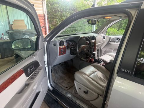 Used 2008 GMC Envoy SLT w/ Sun And 6-Disc Cd Package RWD image 11