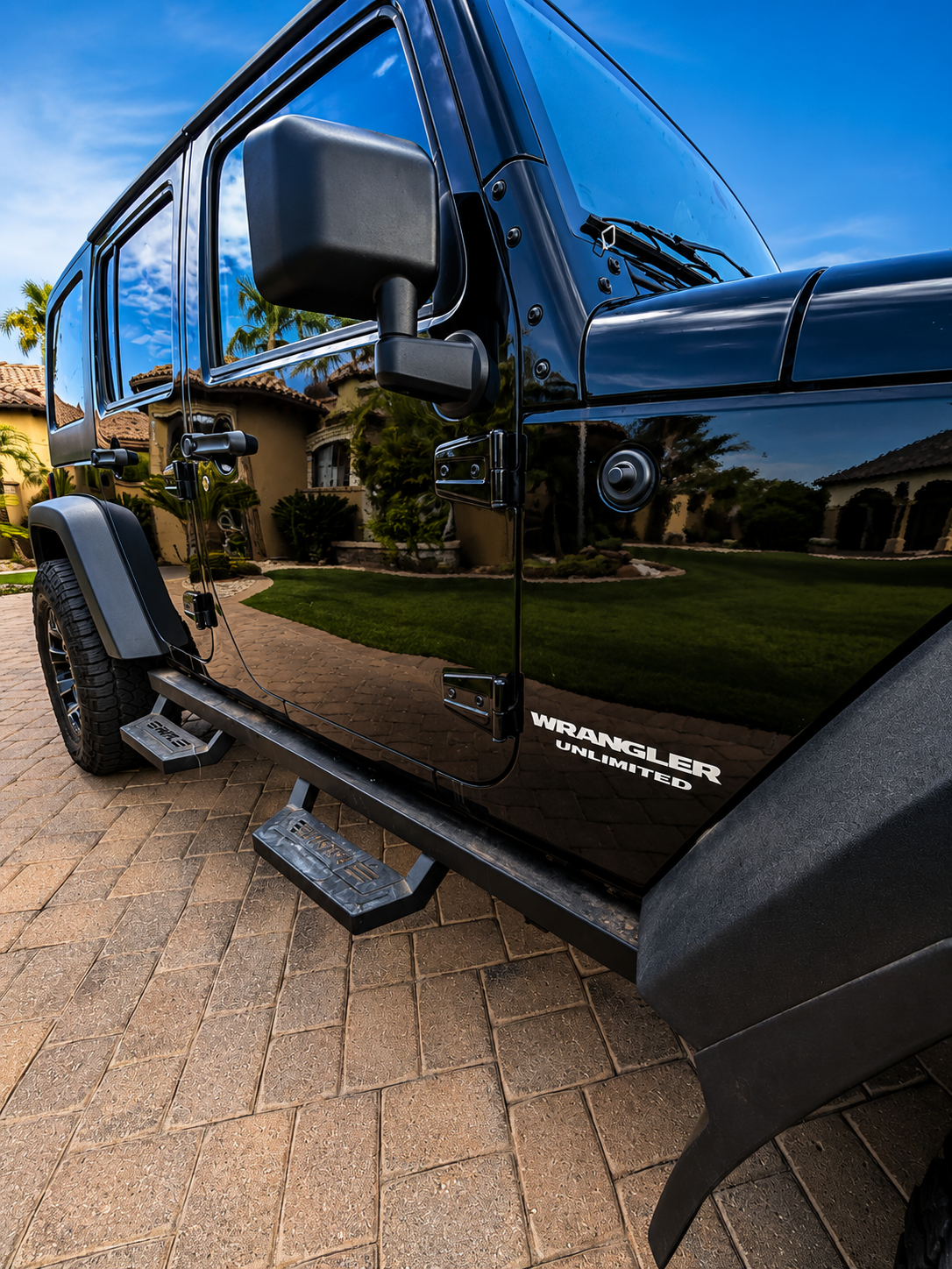 Used 2016 Jeep Wrangler Unlimited Rubicon w/ Connectivity Group AWD/4WD image 4