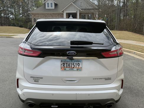 Used 2019 Ford Edge Titanium w/ Equipment Group 301A image 2