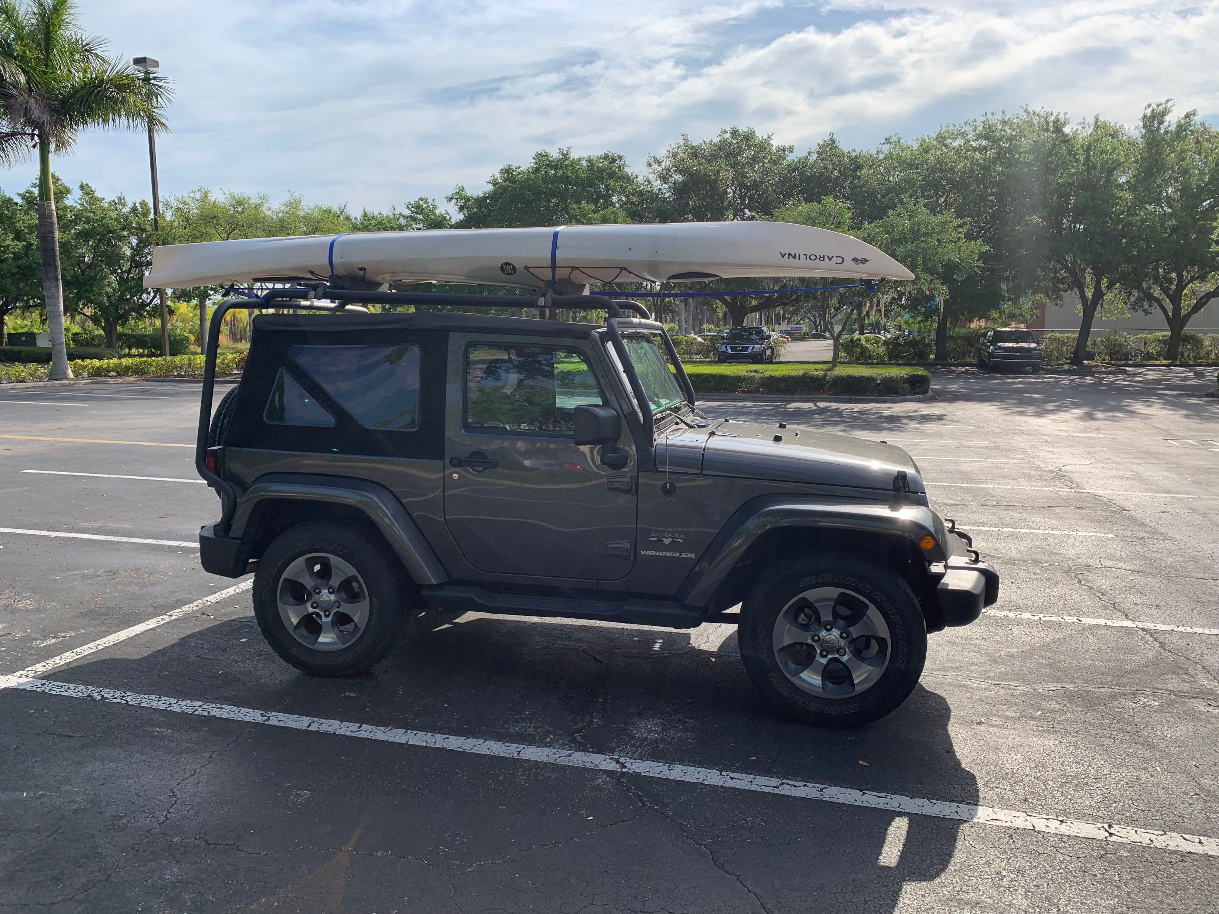 Used 2017 Jeep Wrangler Sahara w/ Connectivity Group AWD/4WD image 19