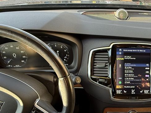 Used 2018 Volvo XC90 T6 Inscription w/ Convenience Package image 9