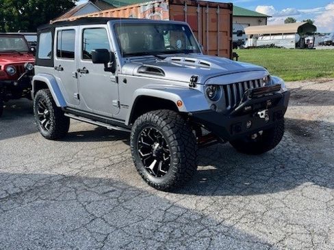 Used 2017 Jeep Wrangler Unlimited Rubicon w/ Dual Top Group image 1