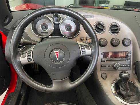 Used 2007 Pontiac Solstice GXP w/ Premium Package image 14
