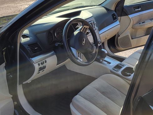 Used 2014 Subaru Outback 2.5i Premium image 12