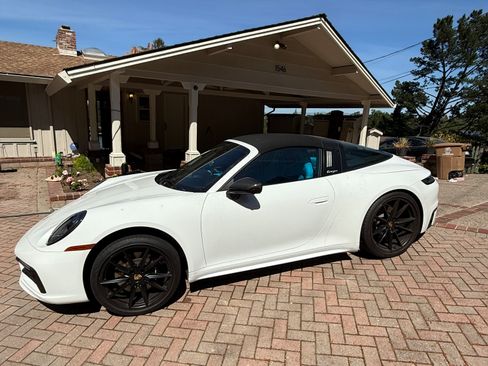 Used 2024 Porsche 911 Targa 4S image 2