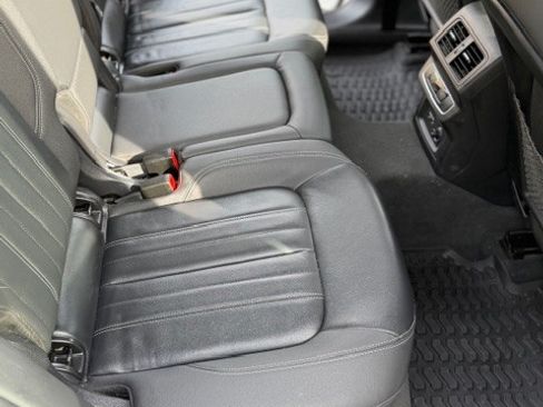 Used 2021 Audi Q5 2.0T Premium w/ Convenience Package image 17