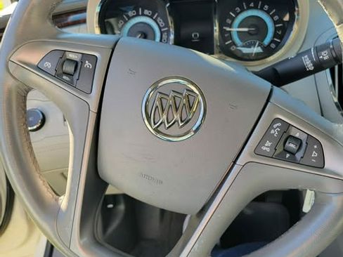 Used 2013 Buick LaCrosse Leather image 10