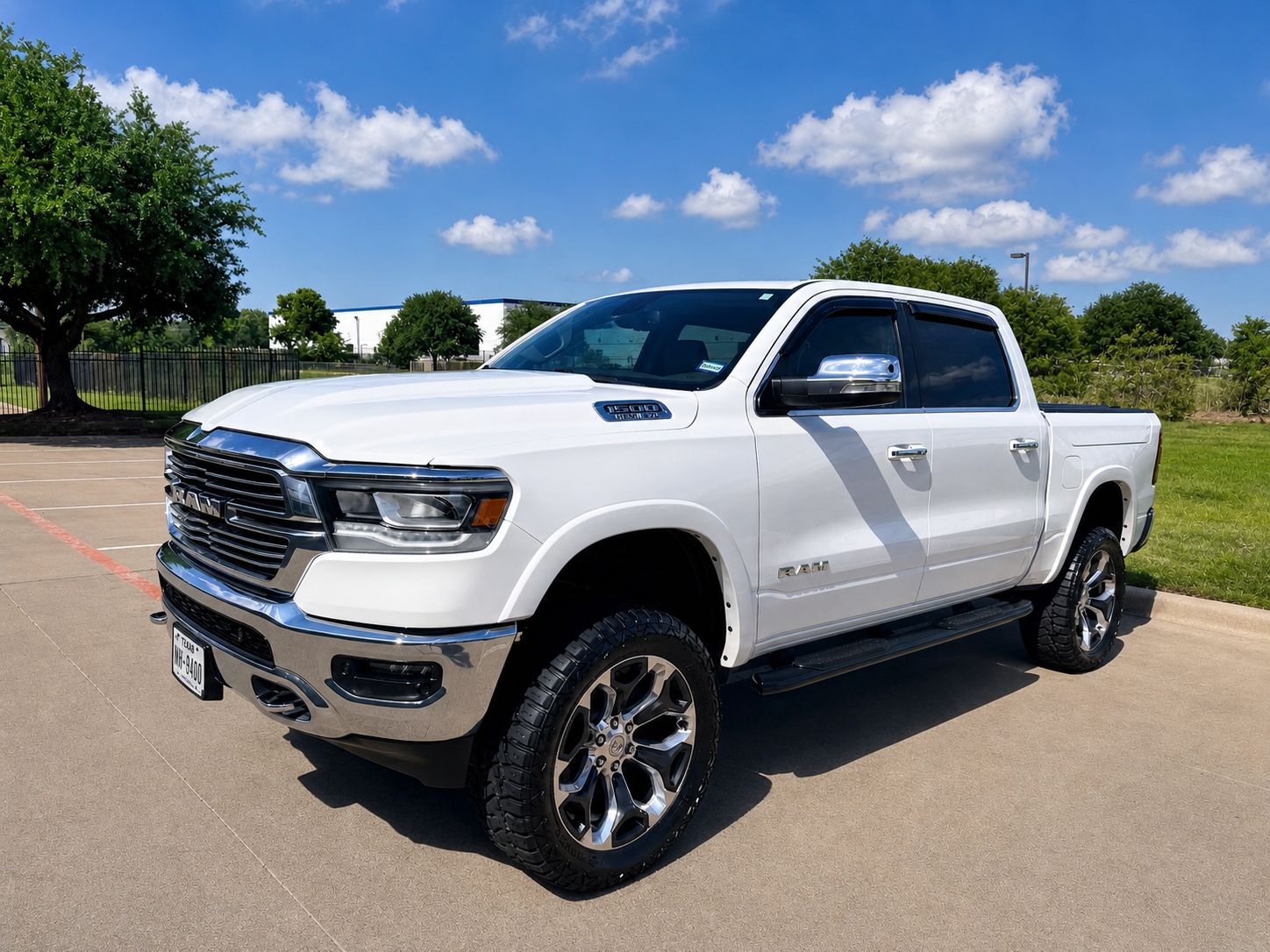 Used 2020 RAM 1500 Laramie RWD image 1
