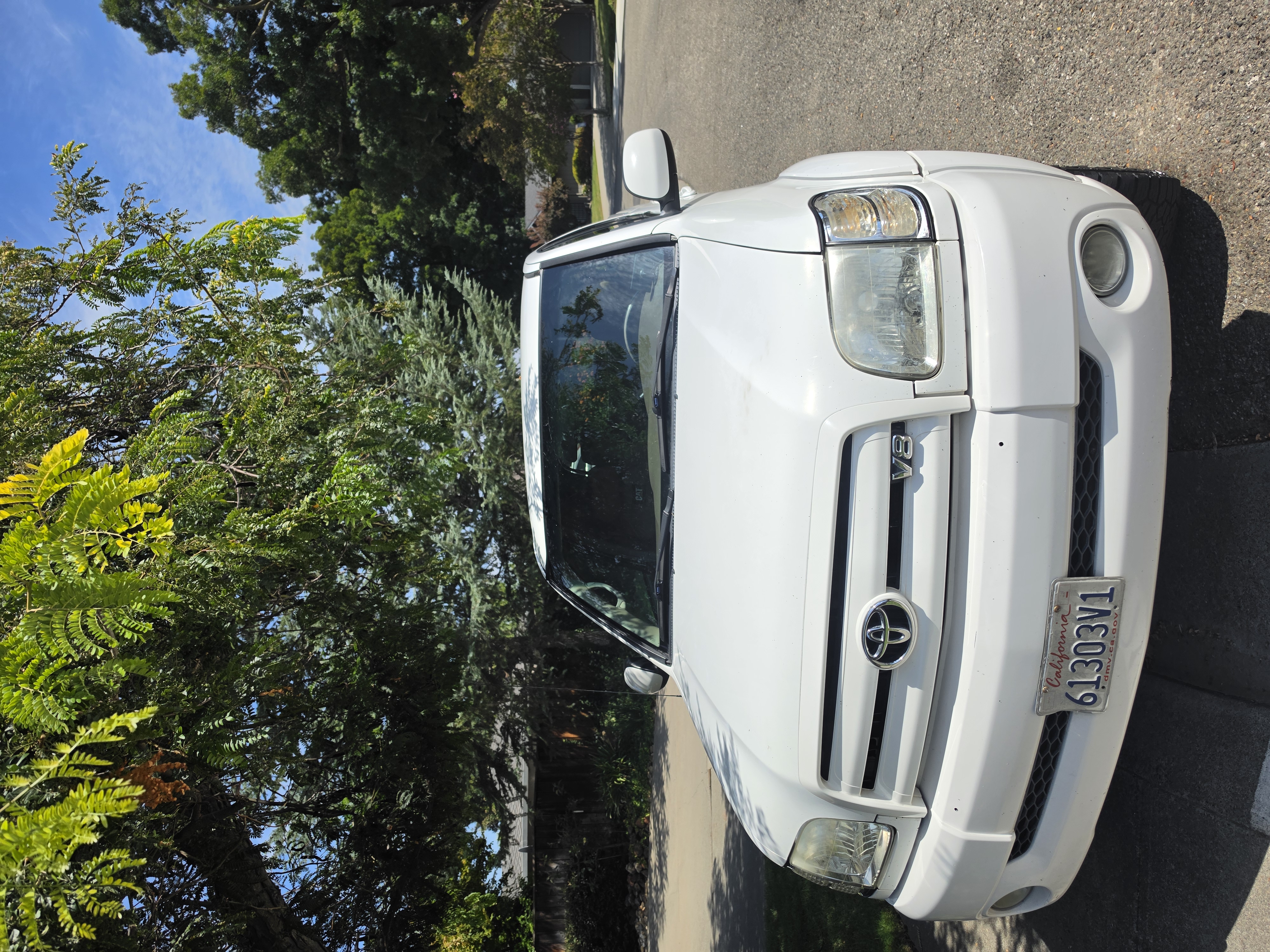 Used 2004 Toyota Tundra Limited w/ Towing Pkg RWD image 2