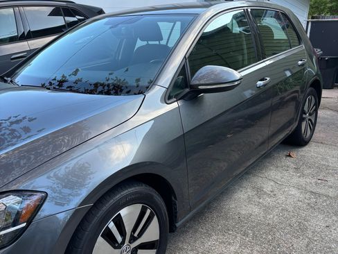 Used 2019 Volkswagen e-Golf SE w/ Driver Assistance Package image 2