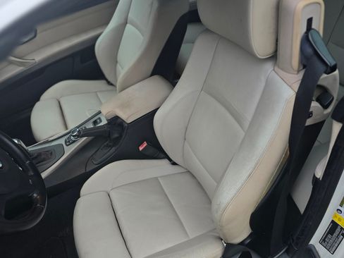 Used 2013 BMW 335i Convertible image 16