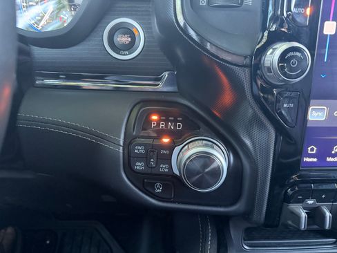 Used 2022 RAM 1500 Limited AWD/4WD image 19