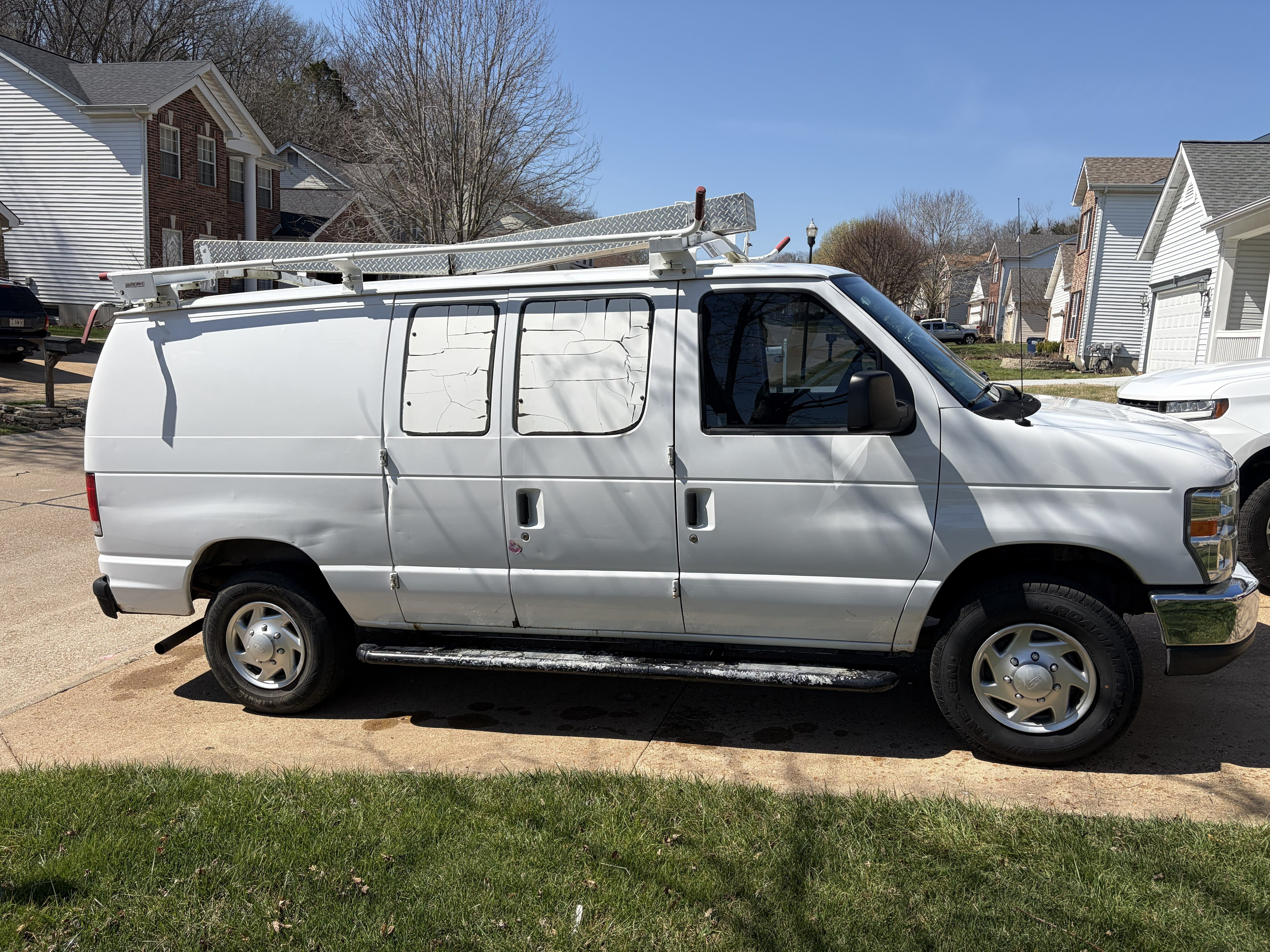 Used 2014 Ford E-250 and Econoline 250 w/ Power Group RWD image 4