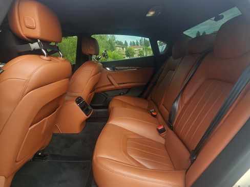 Used 2023 Maserati Quattroporte GT RWD image 11