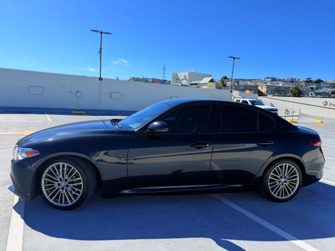 Used 2018 Alfa Romeo Giulia Ti w/ Quick Order Package 22Z Lusso image 13