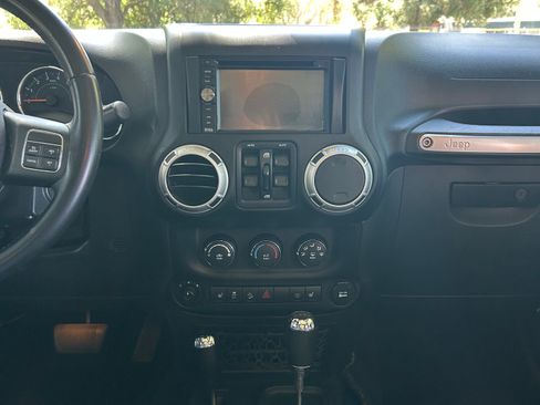 Used 2014 Jeep Wrangler Unlimited Sahara w/ Connectivity Group image 26