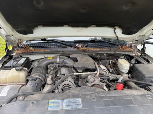 Used 2007 Chevrolet Silverado 2500 LT w/ Heavy-Duty Power Package AWD/4WD image 12