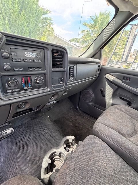 Used 2005 Chevrolet Silverado 3500 2WD Regular Cab image 11