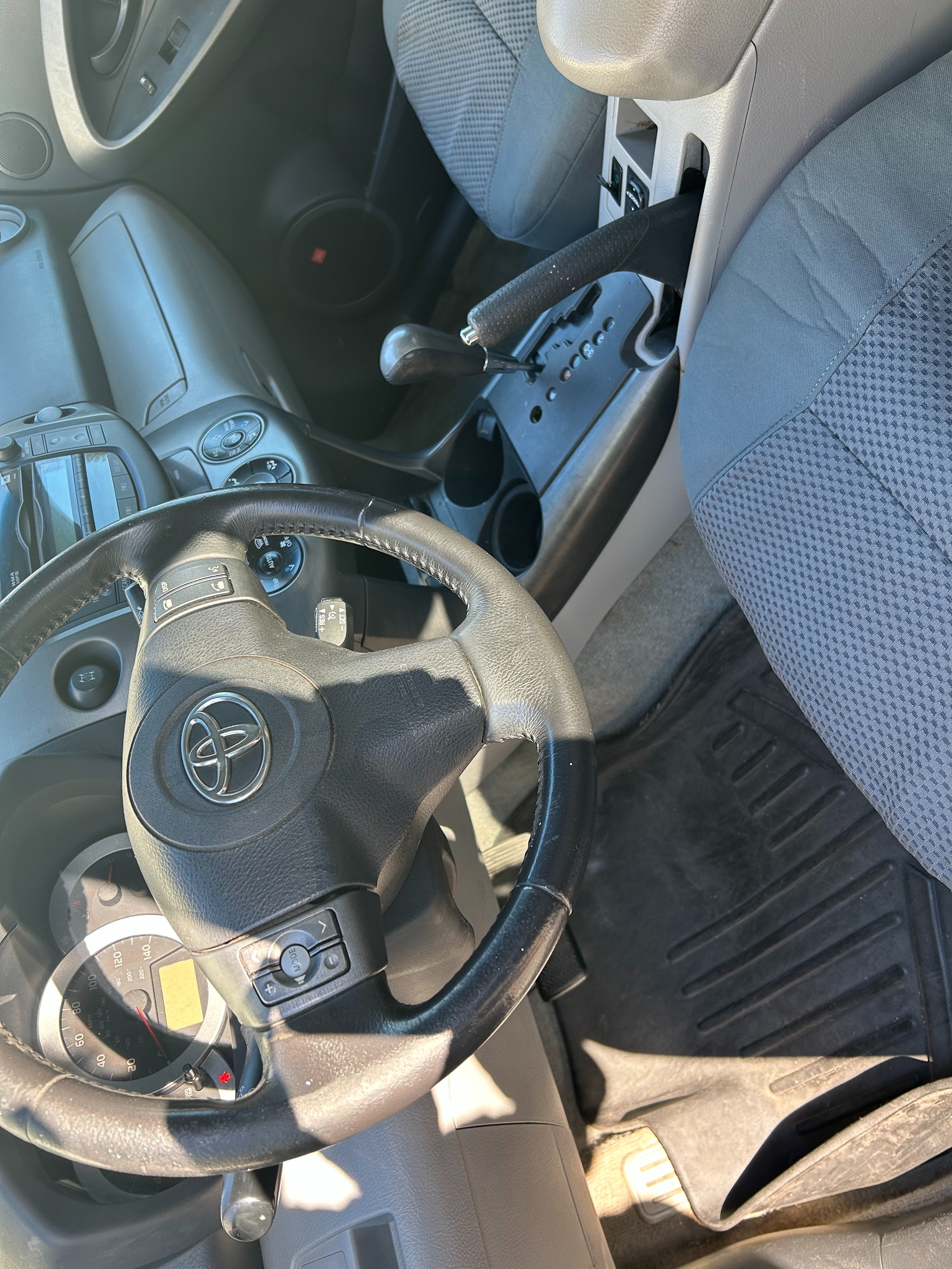 Used 2011 Toyota RAV4 Limited w/ Limited Extra Value Pkg AWD/4WD image 8