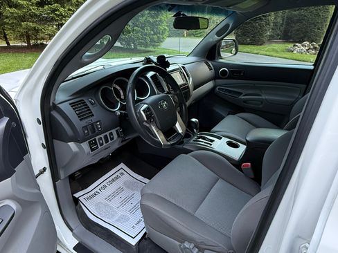 Used 2015 Toyota Tacoma 4x4 Double Cab w/ TRD Sport Package image 6