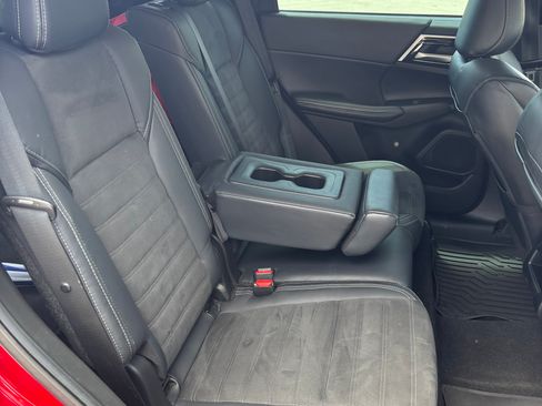 Used 2023 Mitsubishi Outlander SE AWD/4WD image 15