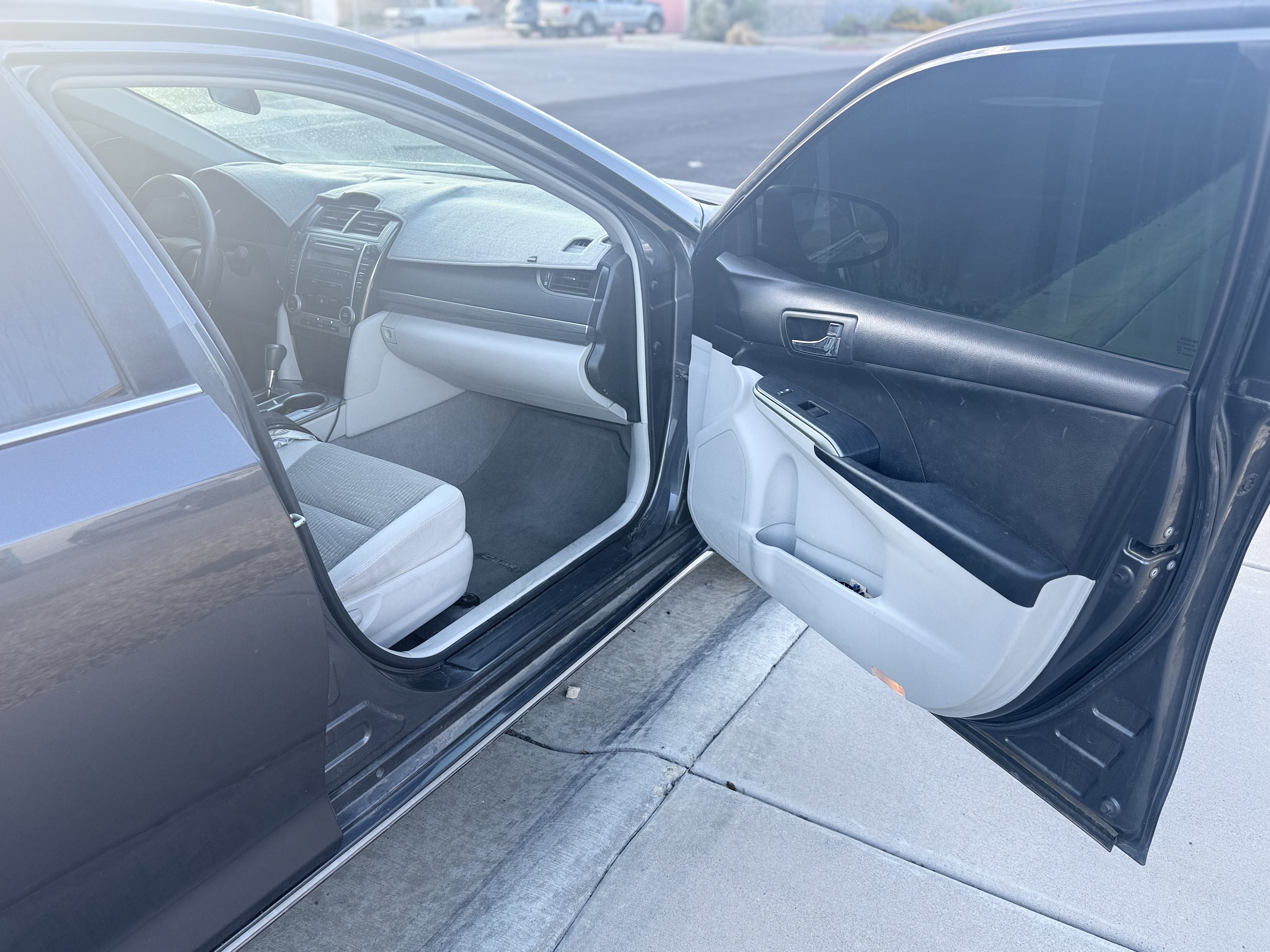 Used 2012 Toyota Camry LE FWD image 10