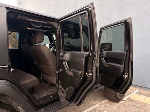 Used 2017 Jeep Wrangler Unlimited Sport w/ Connectivity Group image 17