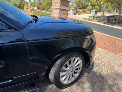 Used 2022 Land Rover Range Rover image 13