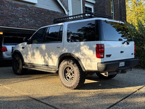 Used 2000 Ford Expedition Eddie Bauer AWD/4WD image 10